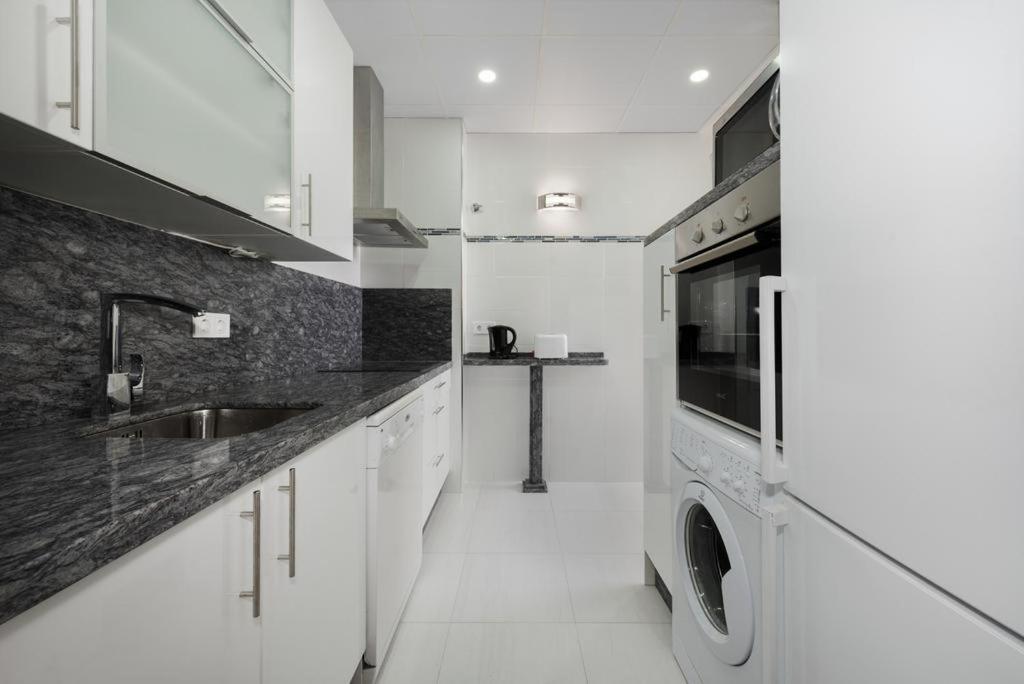 Apartamento En Puerto Marina B32 Benalmadena Bagian luar foto